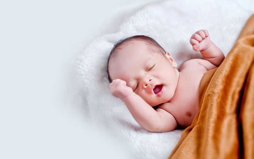 Breastfeeding Newborn Baby: What To Expect In The First Few Months? - The Mom Store
