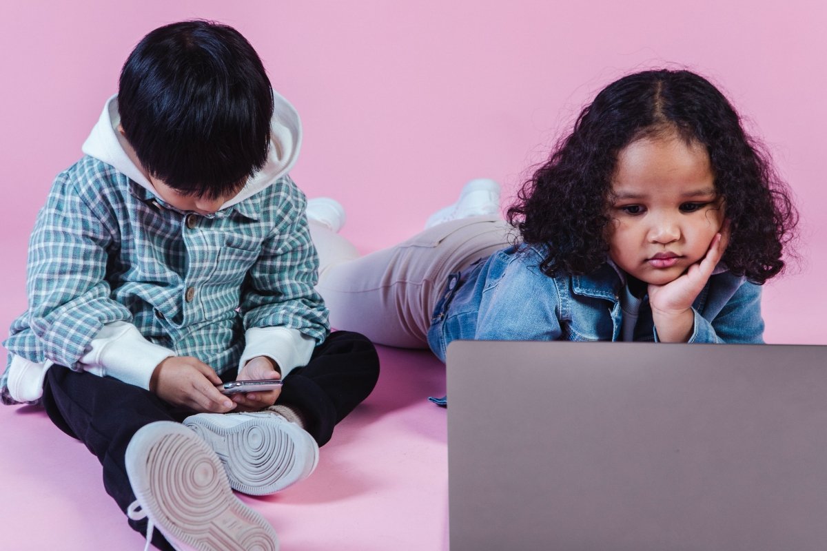 Parenting Tips in the Digital Age: Ensuring Online Safety for Kids - The Mom Store