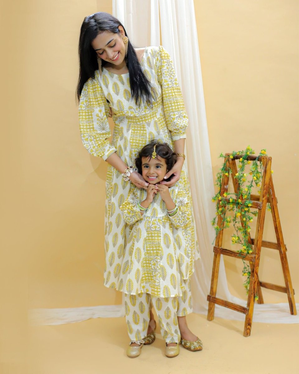 Twinning Combo-Madhupeela Floral Print Womens Anarkali Kurta Set With Girls Anarkali Kurta Set - TWN2-MDPFWG