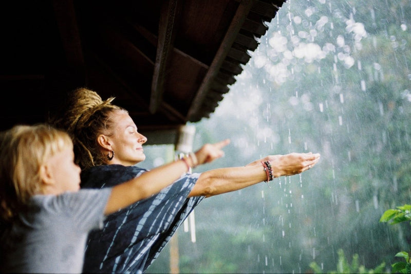 10 Tips To Enjoy Monsoon With Kids, Hassle-Free - The Mom Store