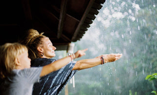 10 Tips To Enjoy Monsoon With Kids, Hassle-Free - The Mom Store