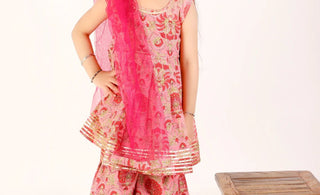 3 Easy Steps to Select the Right Clothes for your Child - The Mom Store
