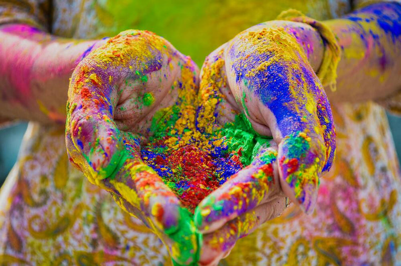 35+ Heartwarming Happy Holi Wishes to Spread Joy and Love - The Mom Store