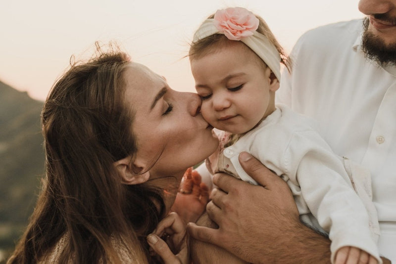 4 Ways To Bond With Your New Born Baby - The Mom Store