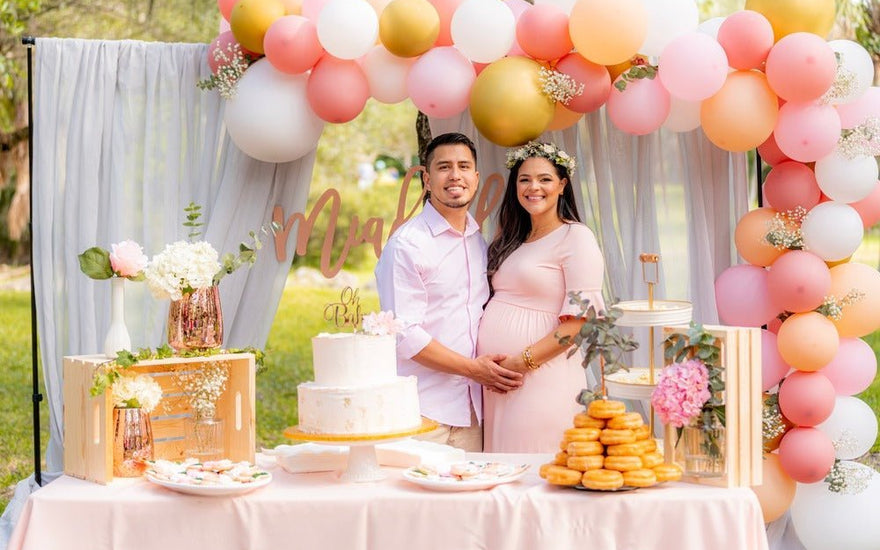 8 Creative Maternity Photoshoot Ideas to Capture Motherhood - The Mom Store