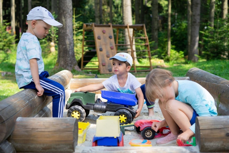Benefits Of Extra Curricular Activities - The Mom Store