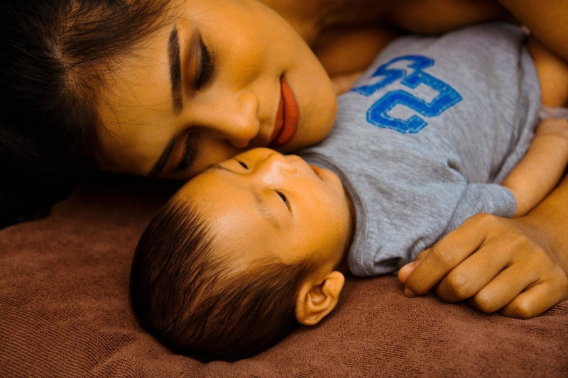 Co-Sleeping: Boon Or Bane - The Mom Store