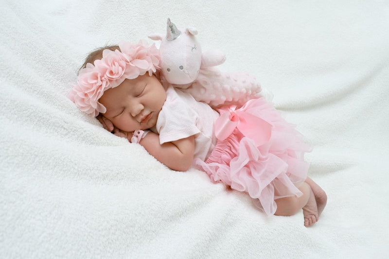 Co-Sleeping with Babies And What You Should Know - The Mom Store