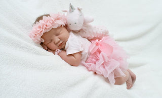 Co-Sleeping with Babies And What You Should Know - The Mom Store