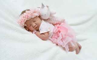 Co-Sleeping with Babies And What You Should Know - The Mom Store