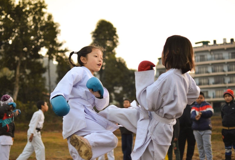 Few Important Lessons To Be Taught To Children - The Mom Store