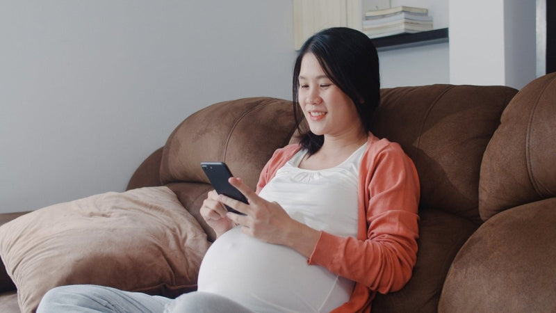 Five Must Have Pregnancy Apps For Women - The Mom Store