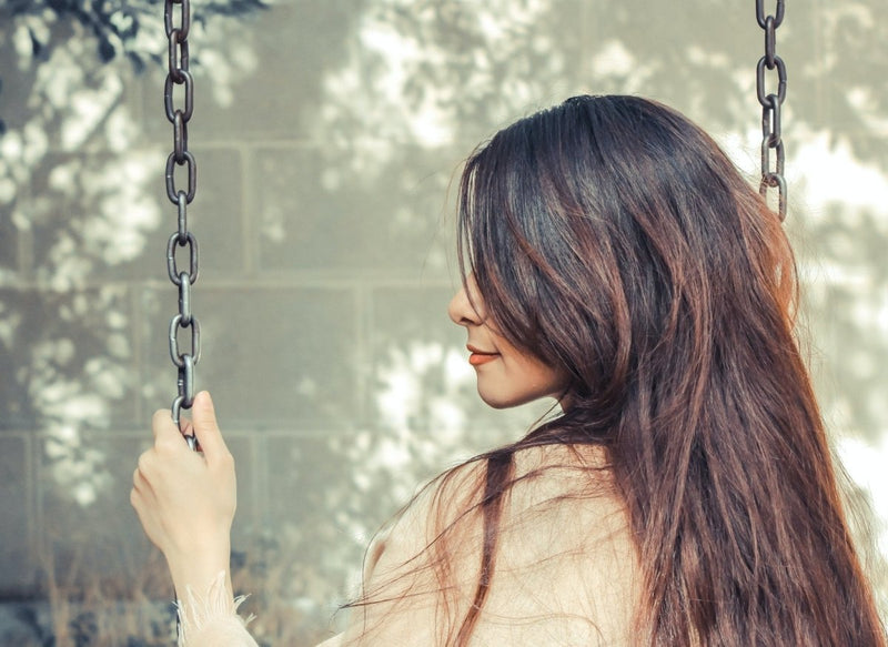 Home Remedies To Treat Postpartum Hair Loss - The Mom Store