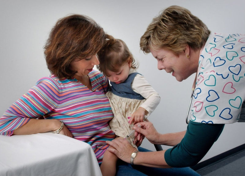 How To Ease The Vaccination Experience For Your Baby - The Mom Store