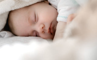 How To Get Your Newborn To Sleep : A Complete Guide - The Mom Store