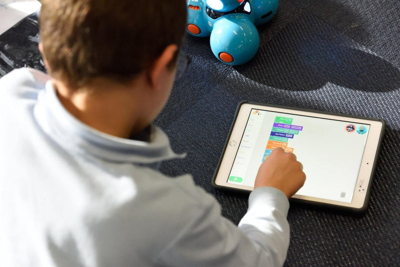 How to Limit Phone and Television Exposure for Kids - The Mom Store
