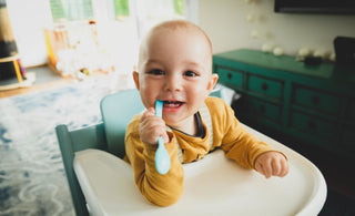 Key Things Parents Must Consider While Introducing Solids To A Baby - The Mom Store