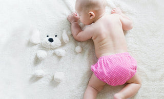 Plastic Diapers vs Cloth Diapers - The Mom Store