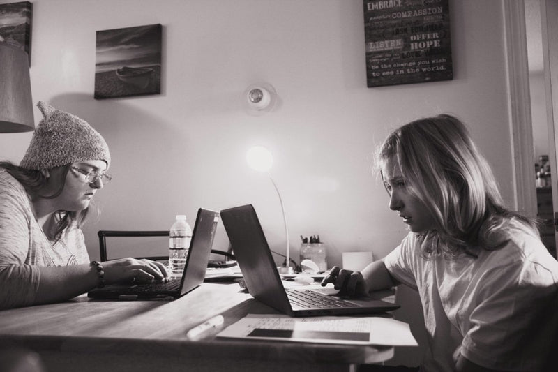 Pros & Cons of Online Education - The Mom Store