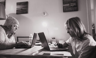 Pros & Cons of Online Education - The Mom Store