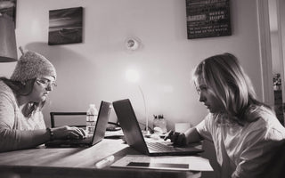 Pros & Cons of Online Education - The Mom Store