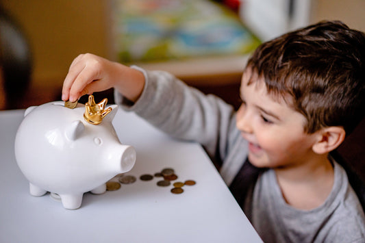 Teaching Financial Literacy to Kids: A Guide - The Mom Store