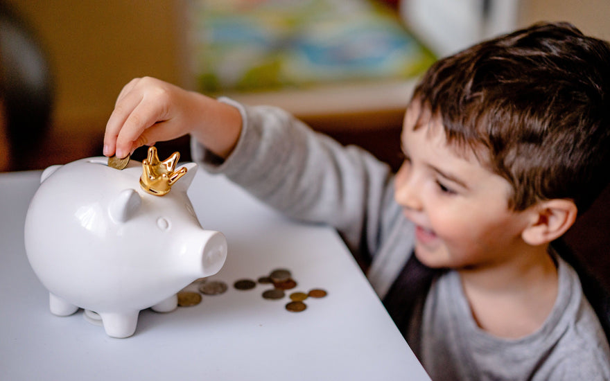 Teaching Financial Literacy to Kids: A Guide - The Mom Store