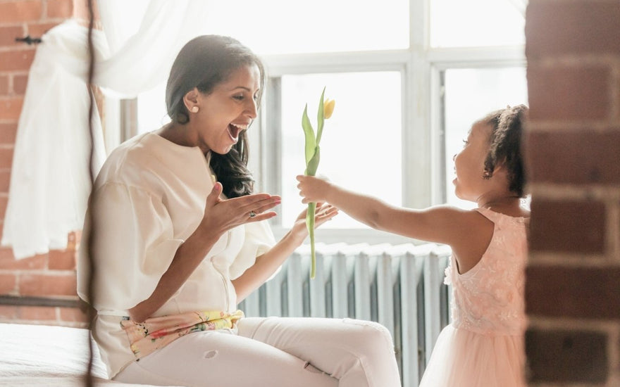 The Dilemma of a Stay at Home Mom vs. Working Mom? - The Mom Store