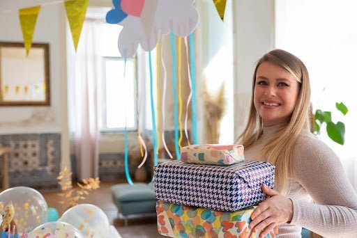 Thoughtful & Memorable Baby Shower Gift Ideas For The New Arrival - The Mom Store