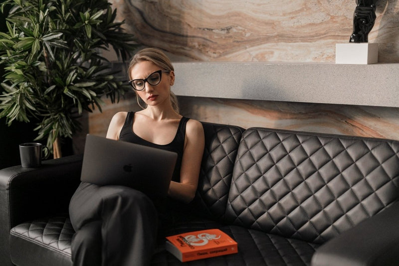 Working Woman’s Guide to Juggle Motherhood & Career - The Mom Store