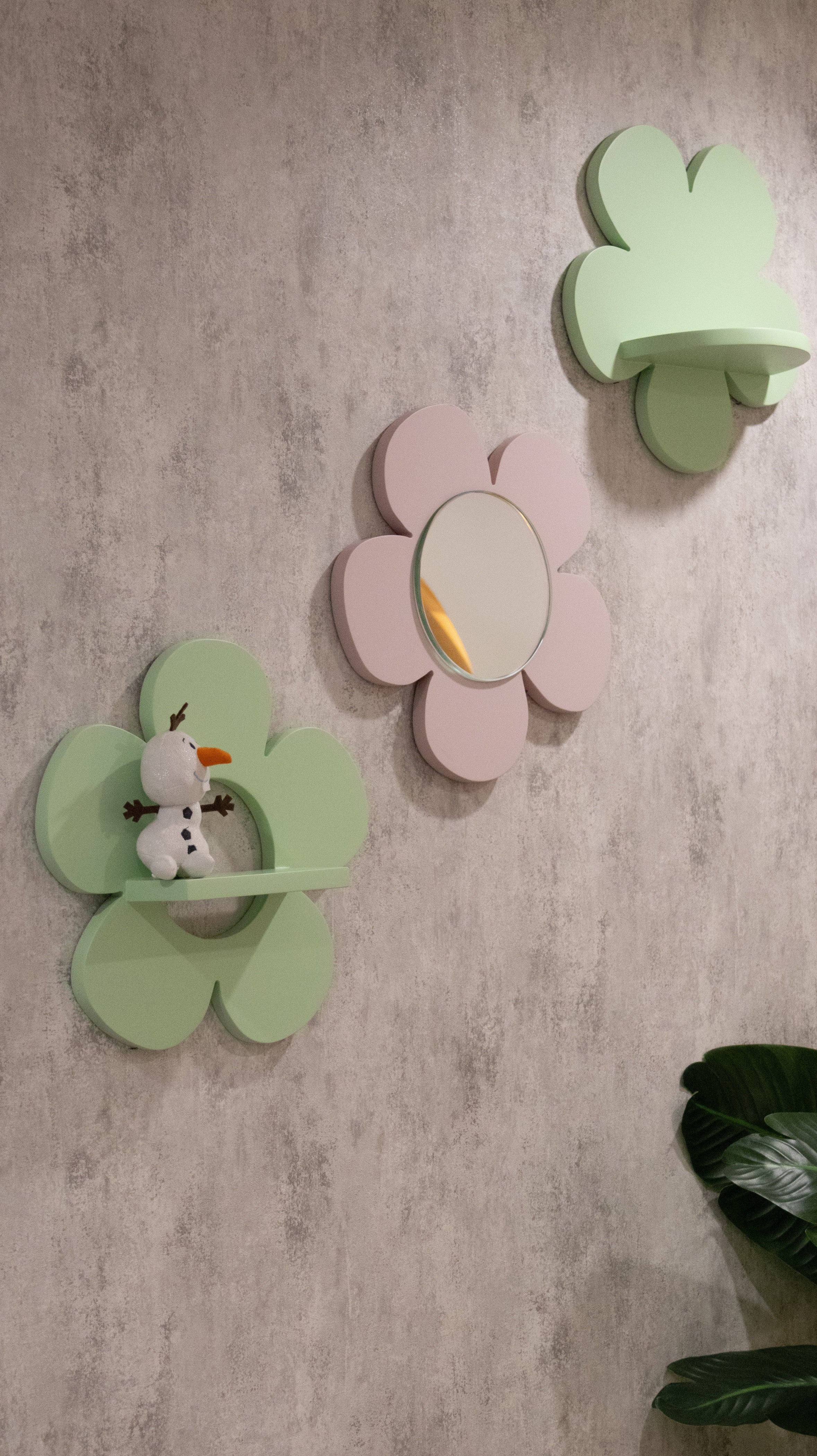 W&R Flower shelf with mirror