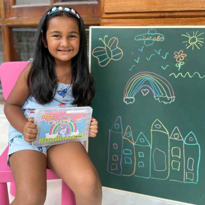 Scoobies Graffiti Chalks (Dust Free Chalk for Hassle Free Learning)