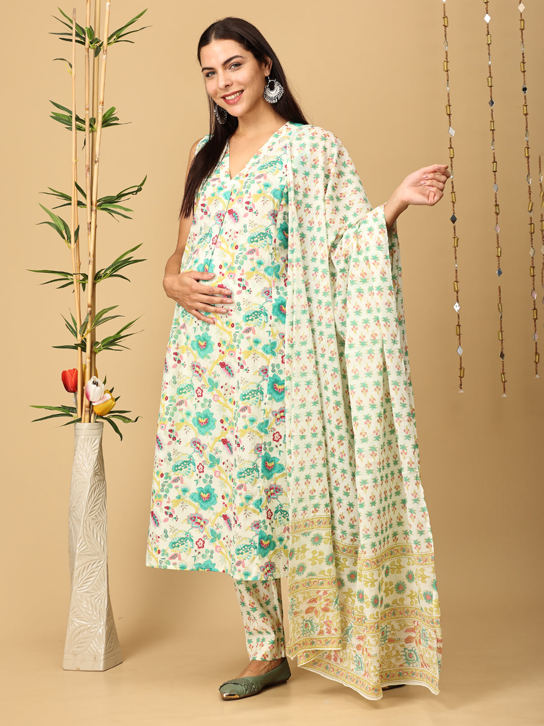 Aabha Maternity and Nursing Sleeveless Kurta Set With Dupatta