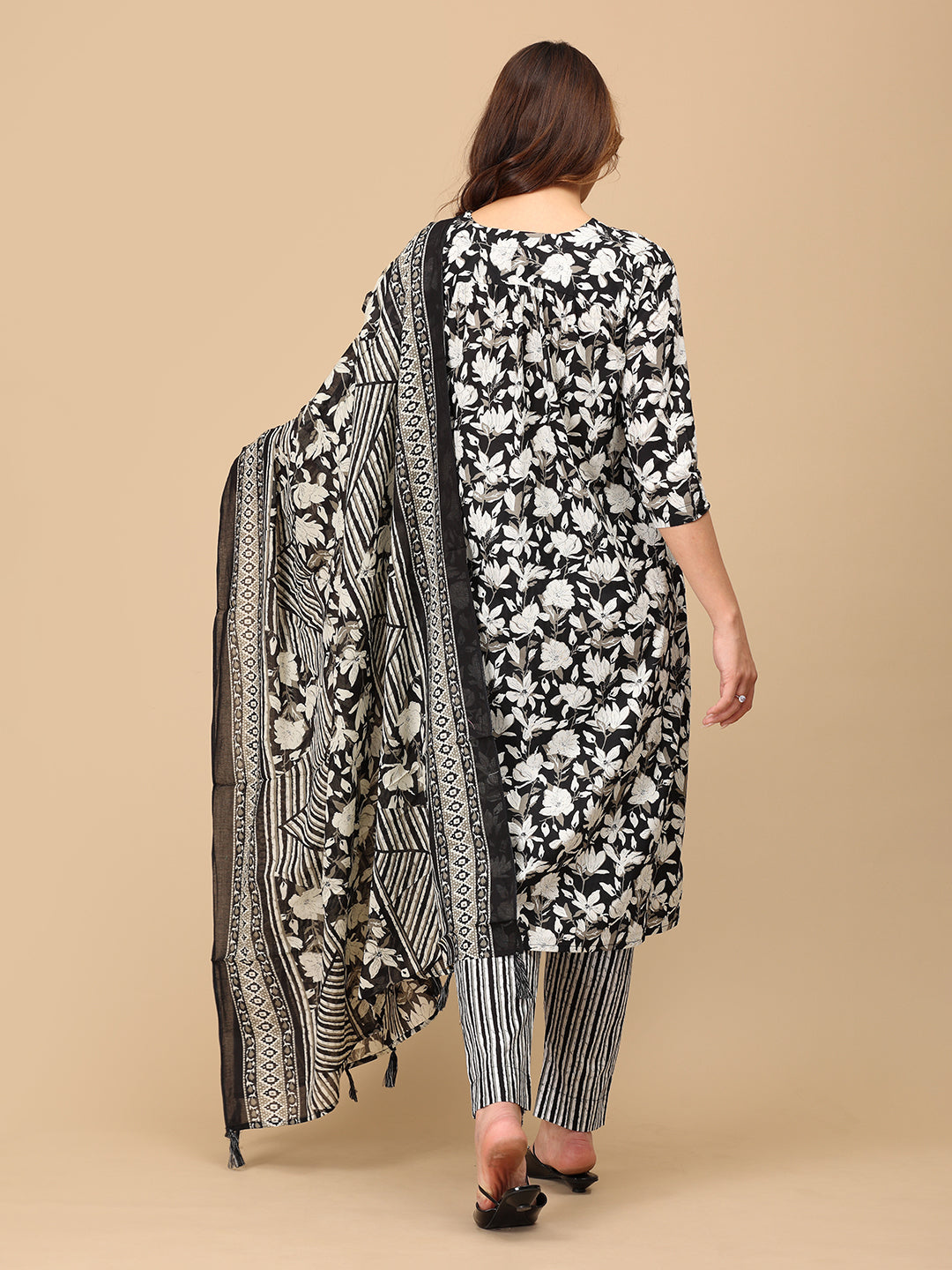 Bagh-E-Black Maternity and Nursing Kurta Set With Dupatta