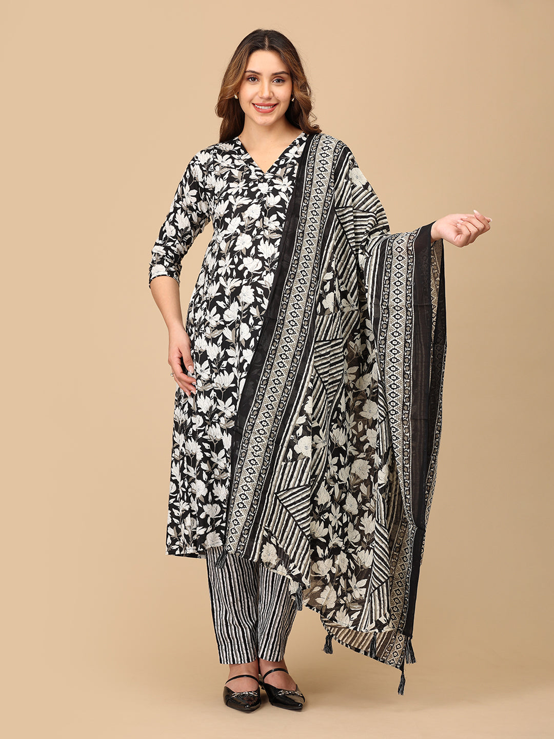 Bagh-E-Black Maternity and Nursing Kurta Set With Dupatta