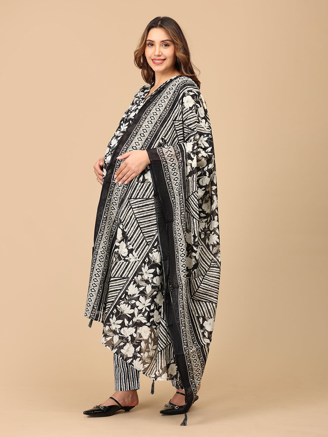 Bagh-E-Black Maternity and Nursing Kurta Set With Dupatta