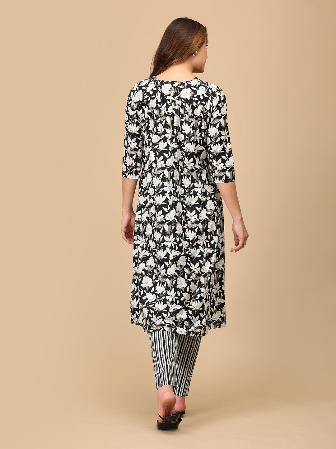 Bagh-E-Black Maternity and Nursing Kurta Set With Dupatta