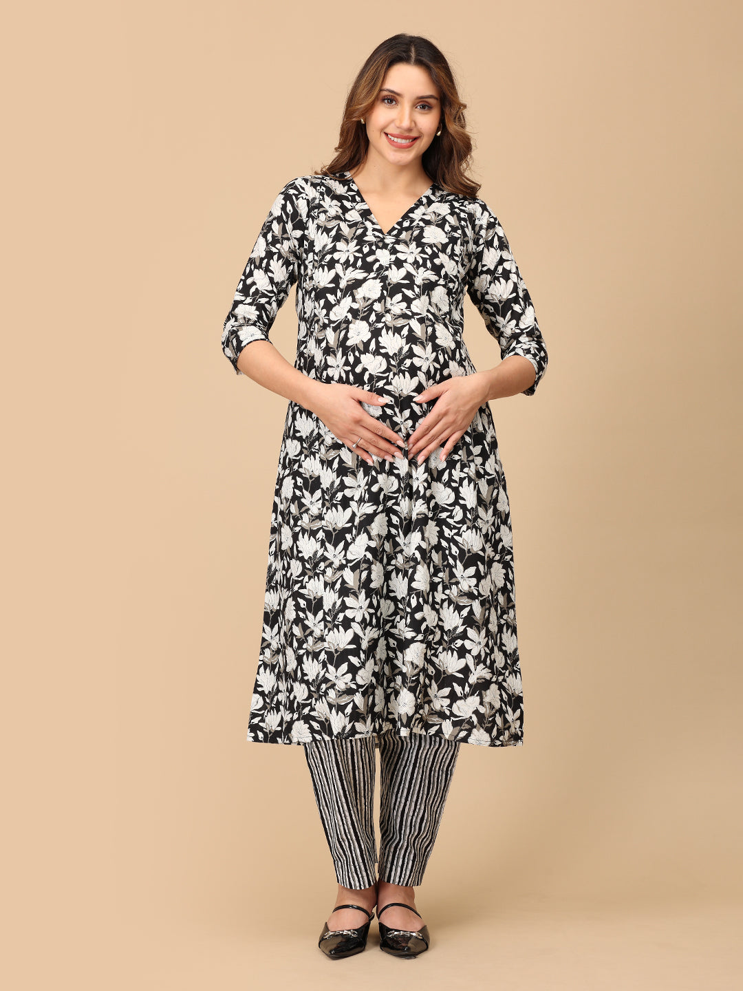 Bagh-E-Black Maternity and Nursing Kurta Set With Dupatta
