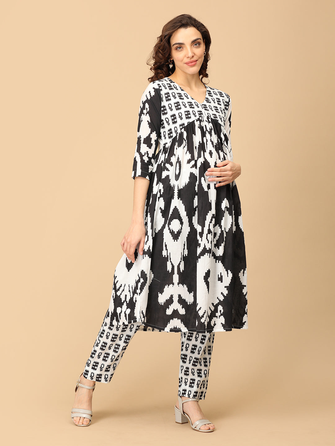 Bold Bindi Maternity and Nursing Kurta Set With Dupatta