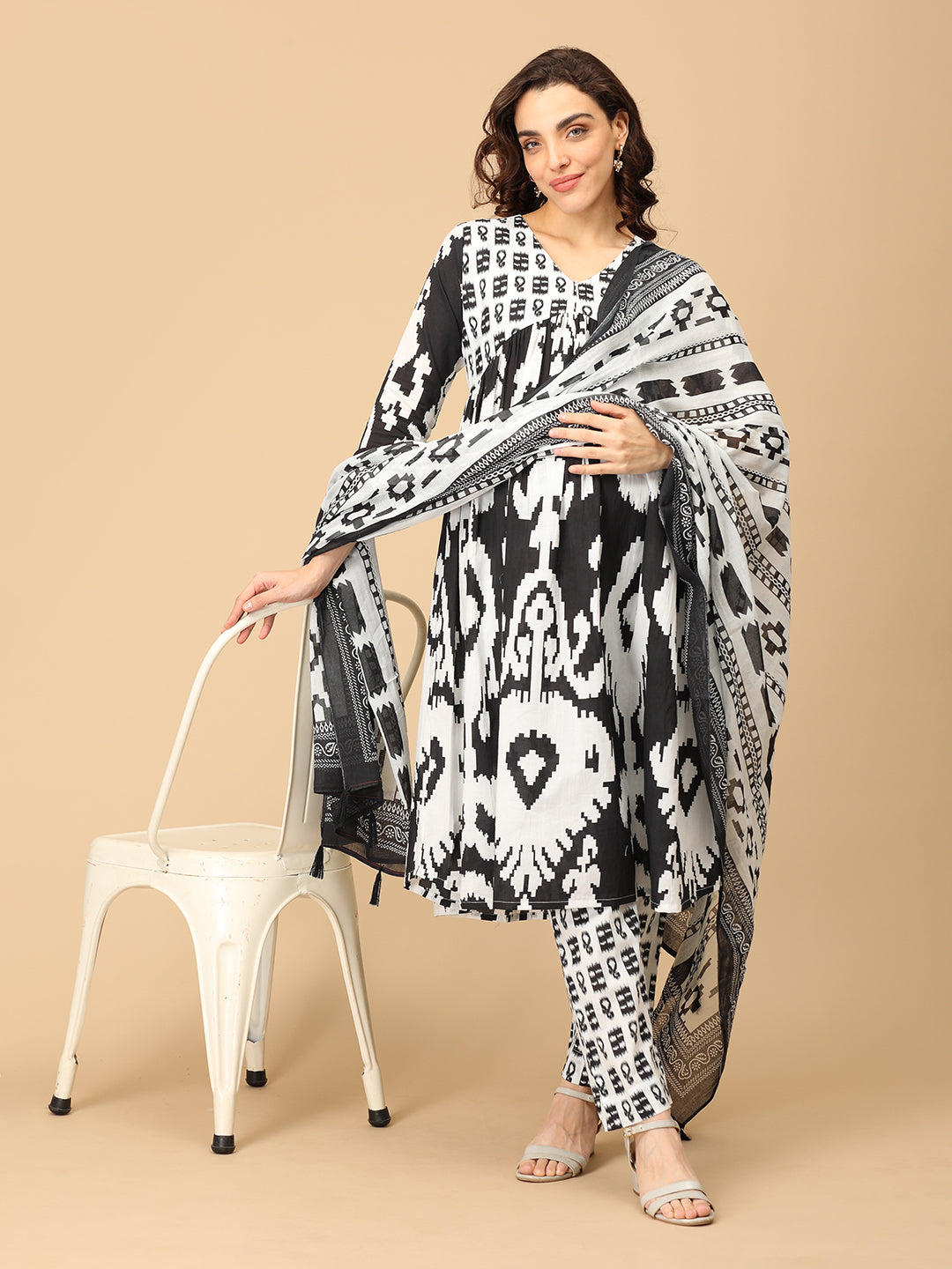 Bold Bindi Maternity and Nursing Kurta Set With Dupatta