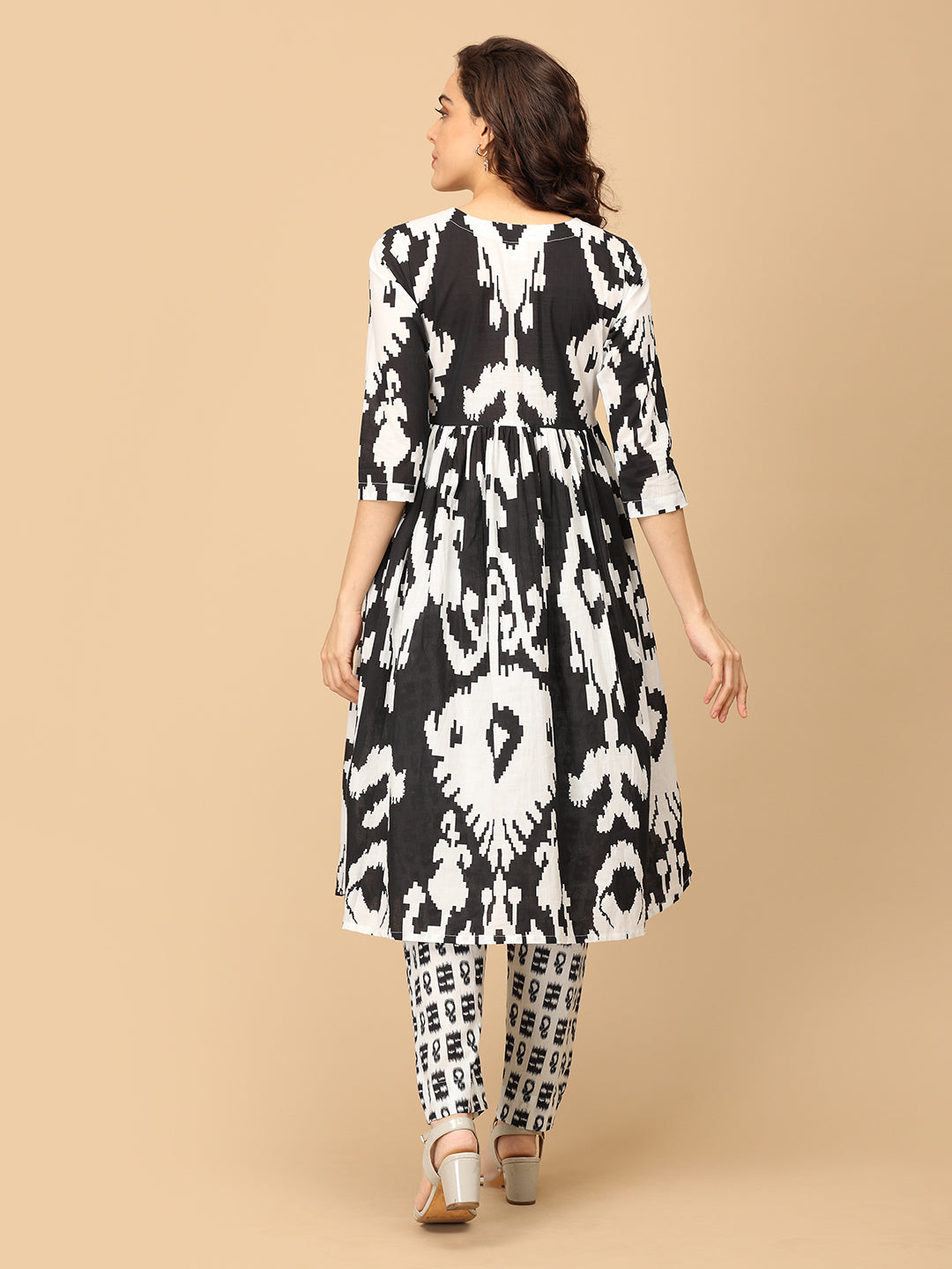 Bold Bindi Maternity and Nursing Kurta Set With Dupatta