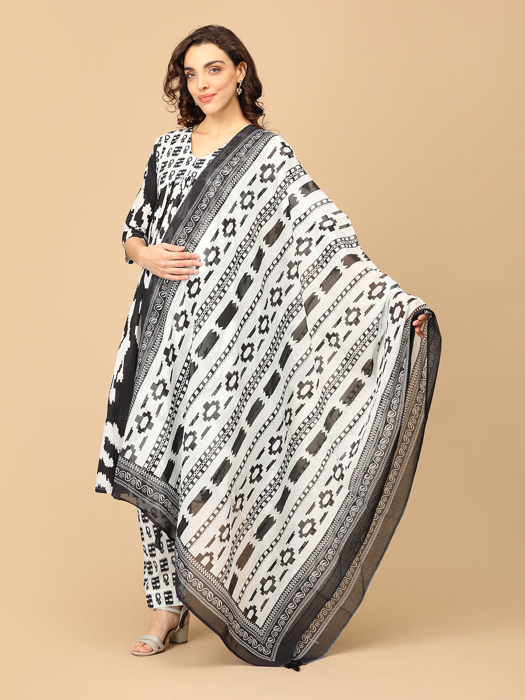 Bold Bindi Maternity and Nursing Kurta Set With Dupatta