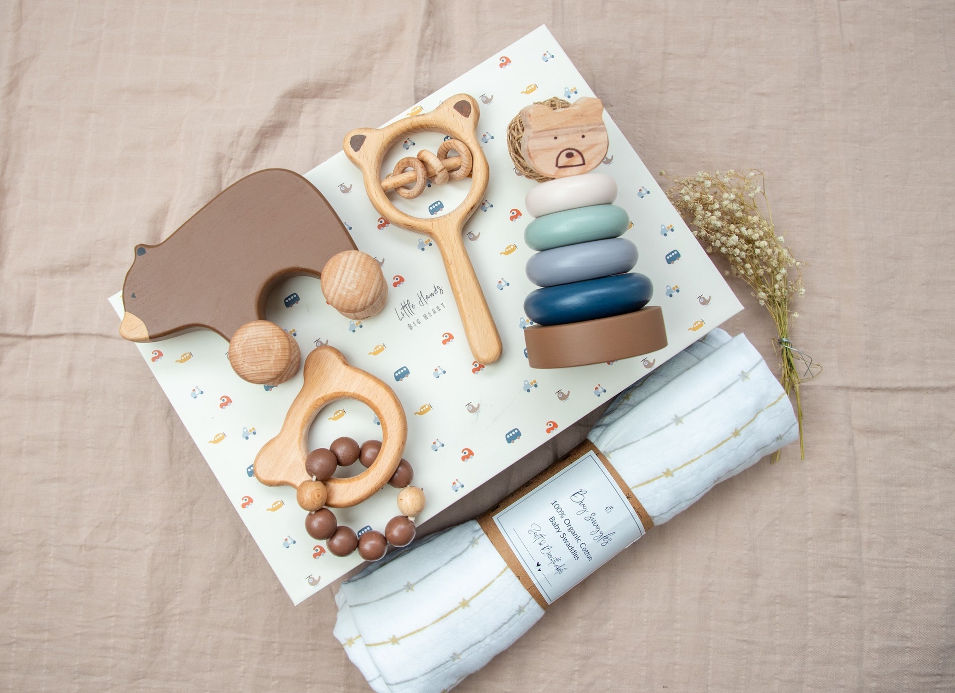 Birch & Bug Bear Newborn Gift Box - Set of 5