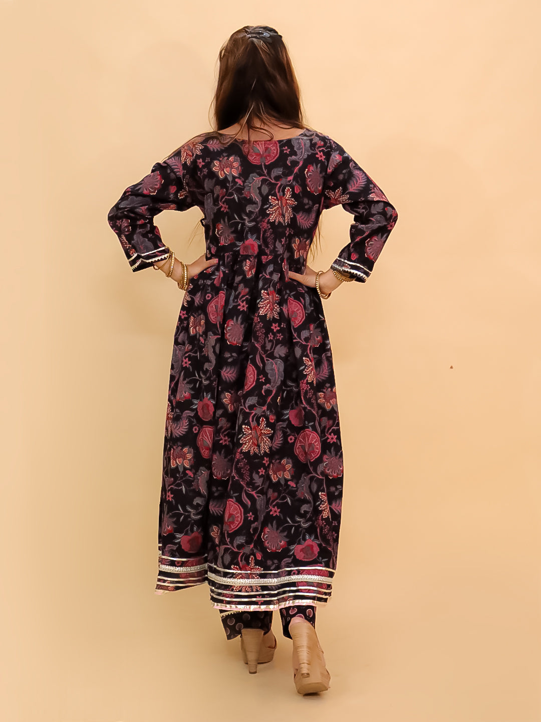Twinning Combo-Kaali Katha Womens Kurta Set with Girls Anarkali Sharara Set