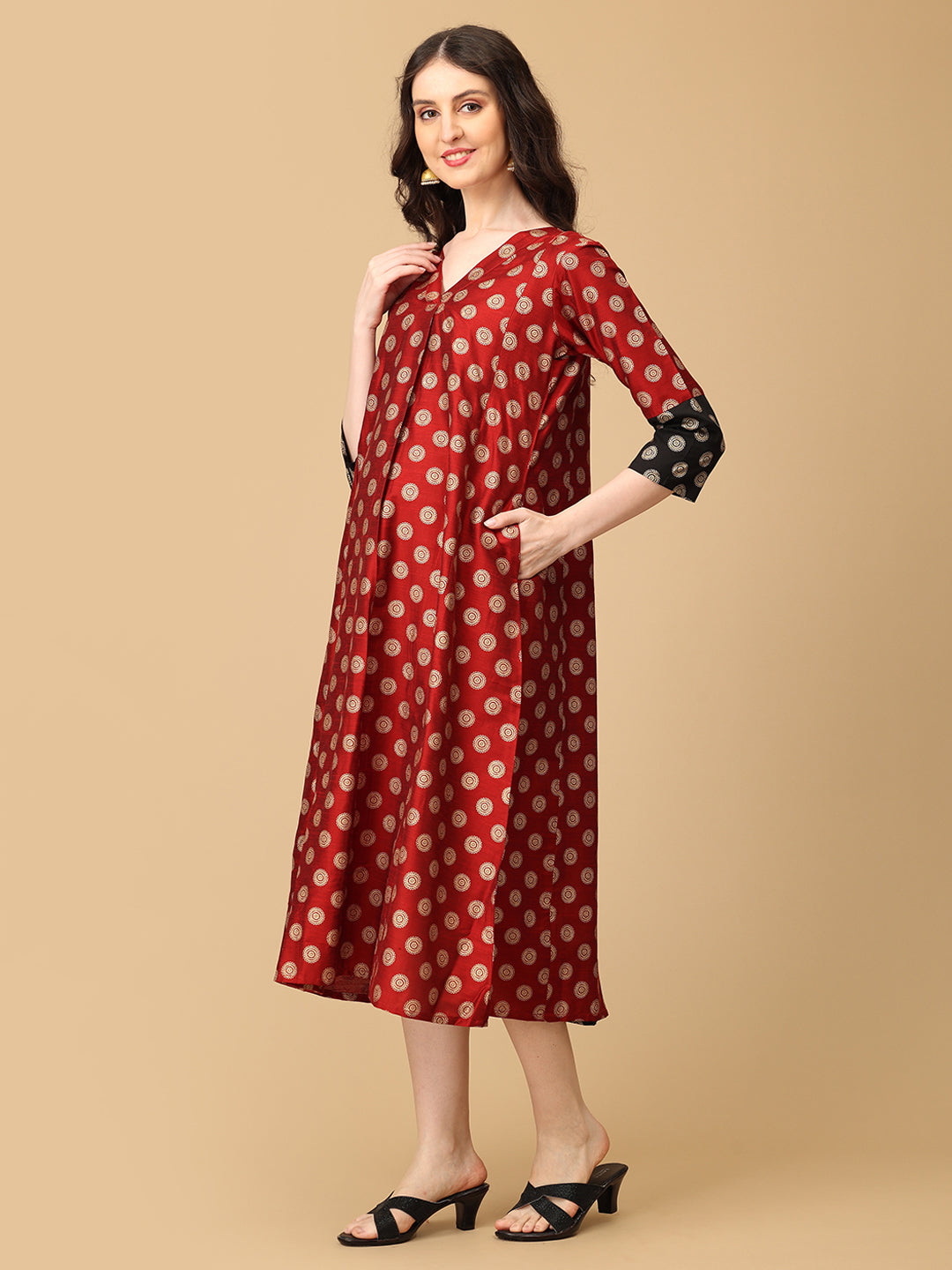 Laal-e-Nazakat Silk Foil Printed Maternity and Nursing Dress