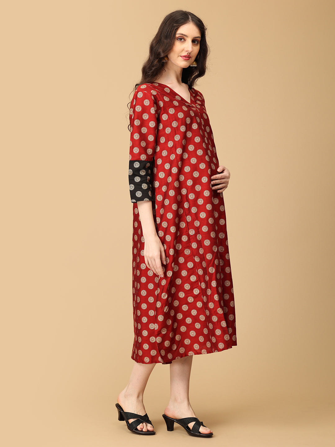 Laal-e-Nazakat Silk Foil Printed Maternity and Nursing Dress