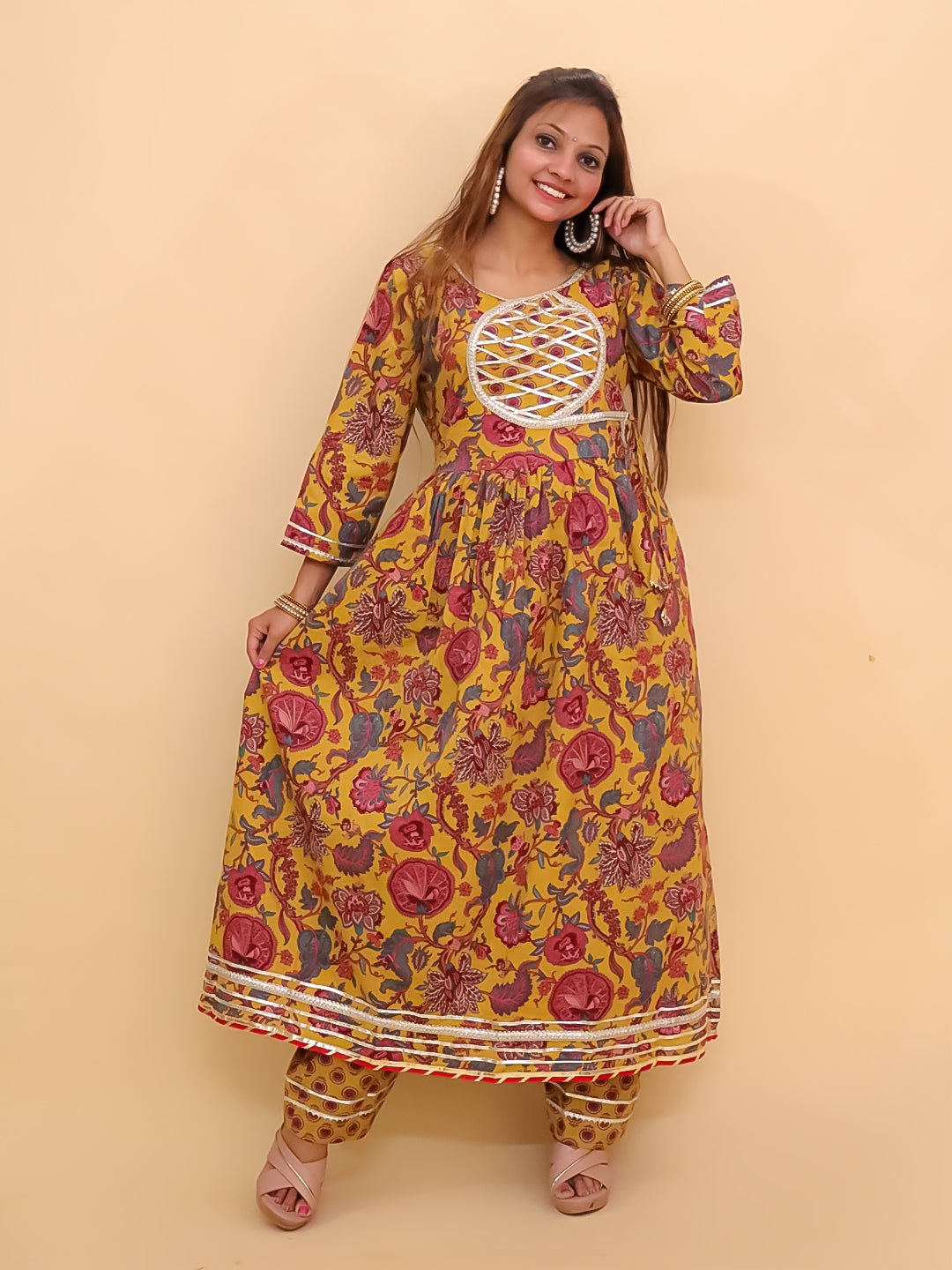 Twinning Combo-Peele Phool Womens Kurta Set with Girls Anarkali Sharara Set