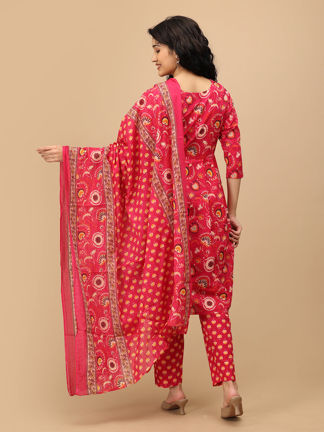 Back view of the Peony Dream maternity kurta set with the printed pink dupatta draped down the back.