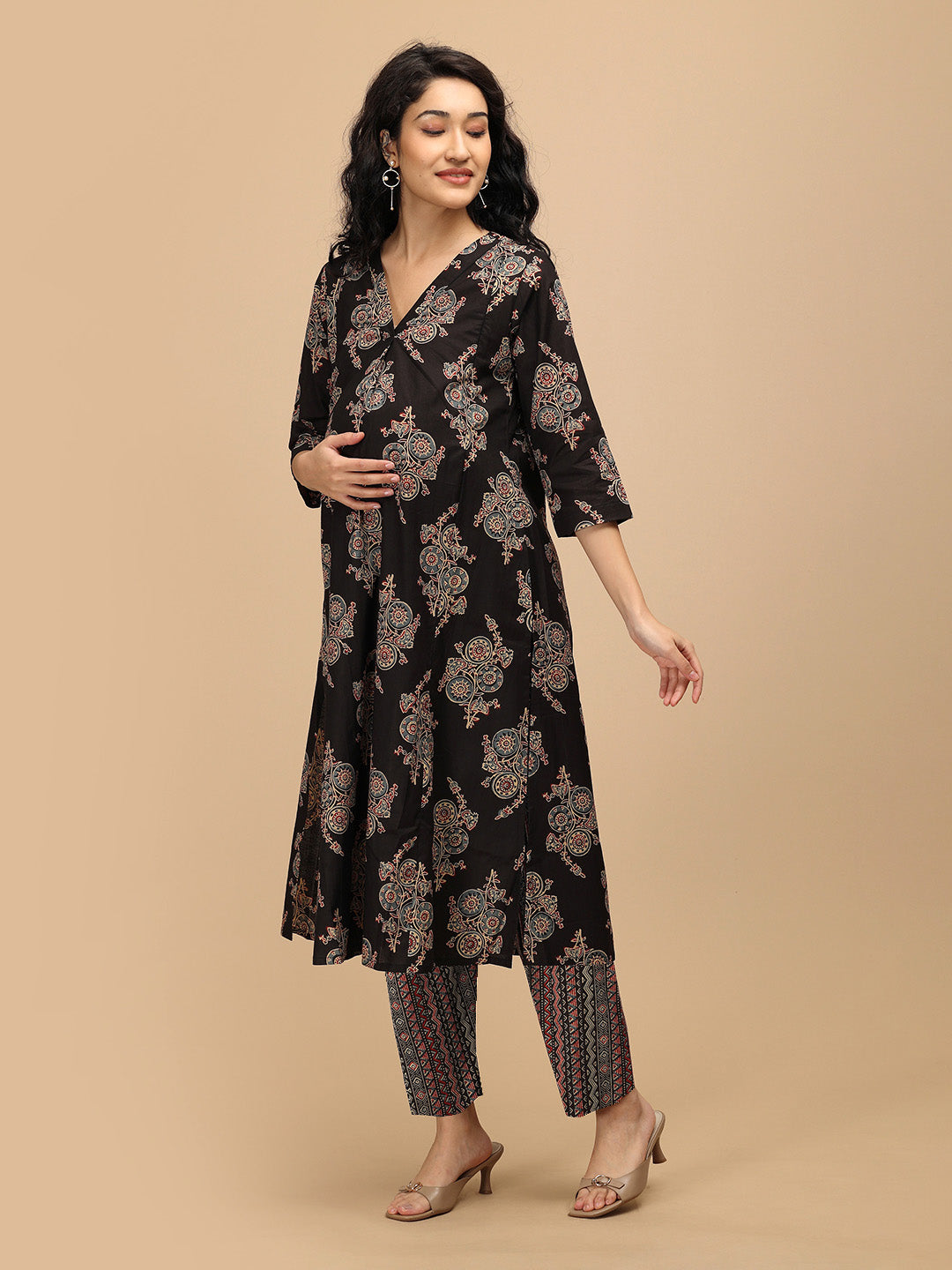 Siyah Maternity Anarkali Kurta and printed pants set with comfortable flared silhouette – side view.