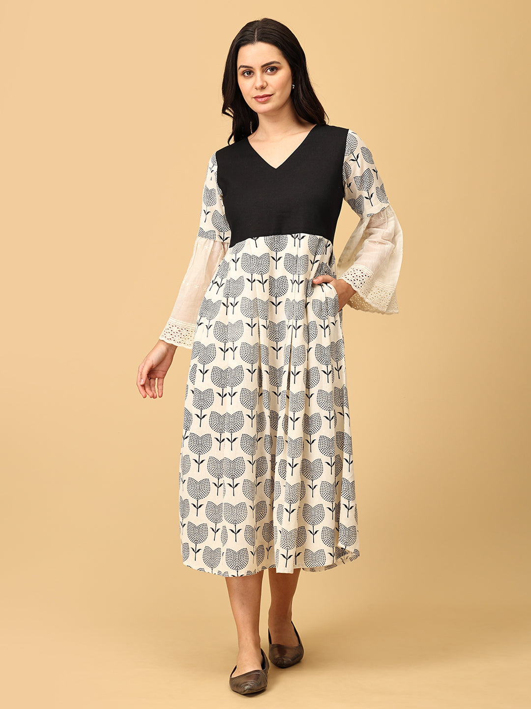 Tulip to the Lace Woman's Midi Dress